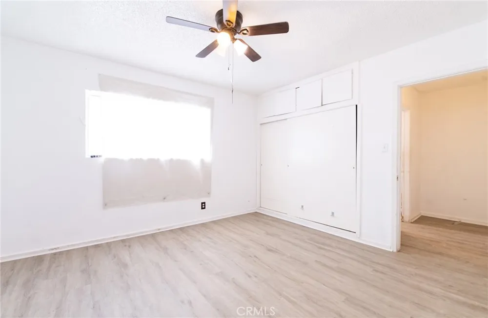 1035 W 107th Los Angeles, CA 90044