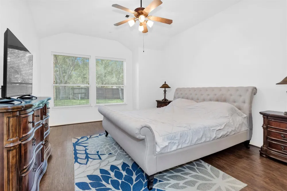 2944 Auburn Woods Drive Pearland, TX 77581