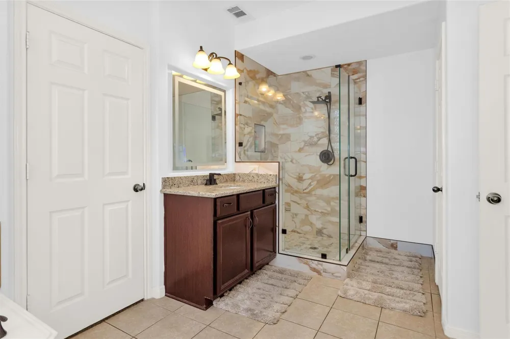 2944 Auburn Woods Drive Pearland, TX 77581
