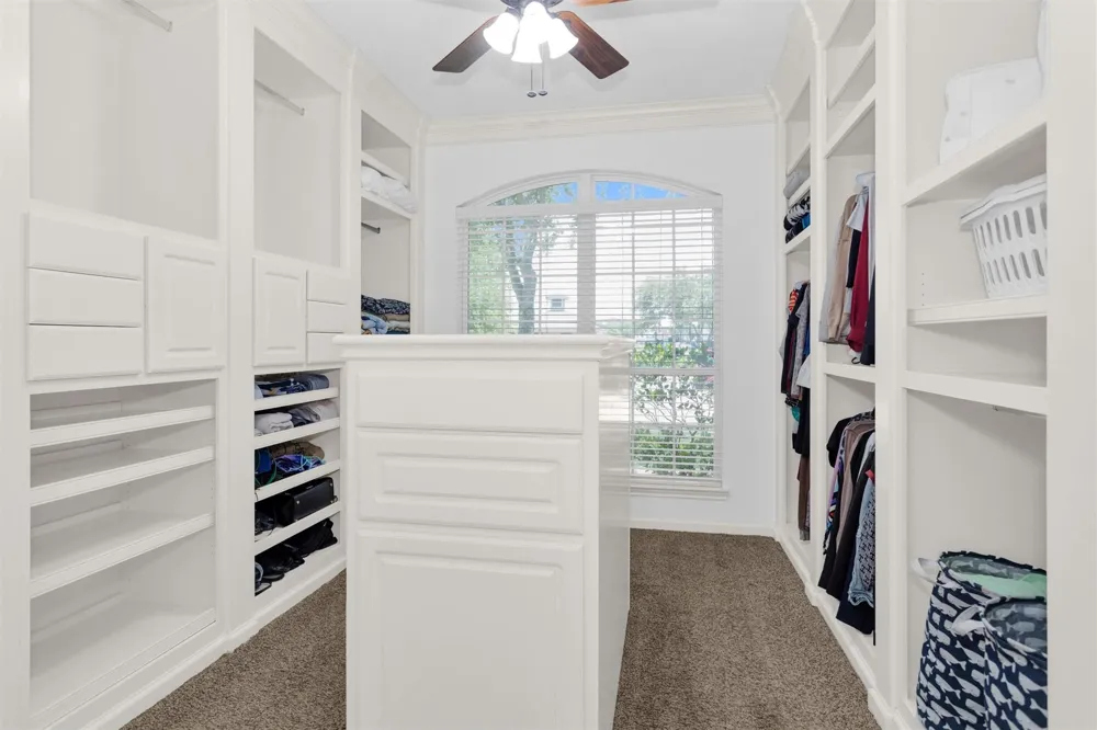 2944 Auburn Woods Drive Pearland, TX 77581