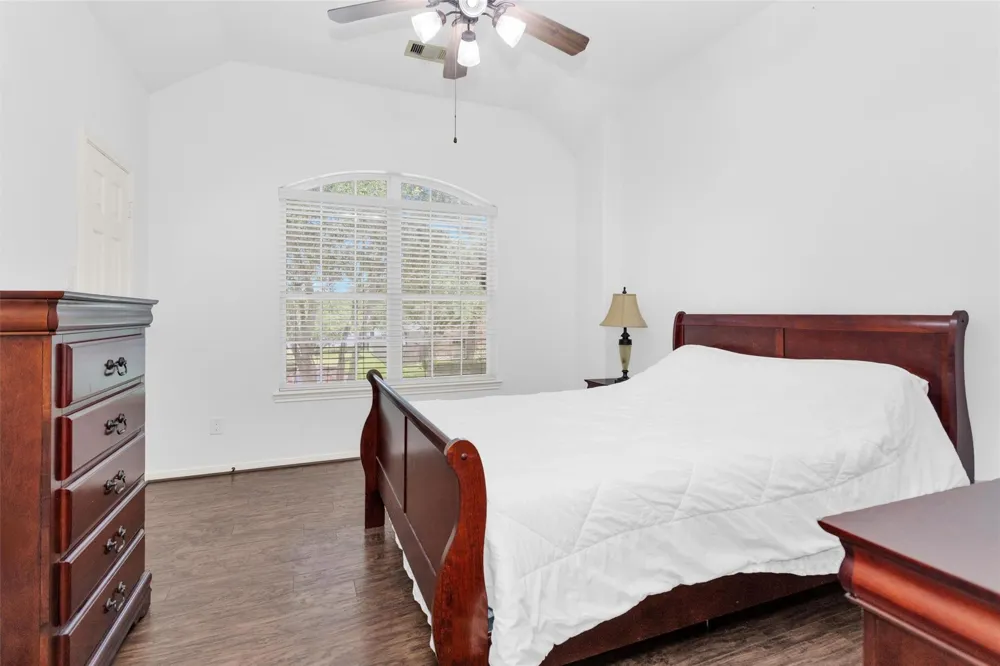 2944 Auburn Woods Drive Pearland, TX 77581