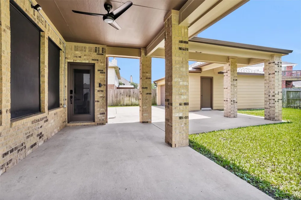 2944 Auburn Woods Drive Pearland, TX 77581