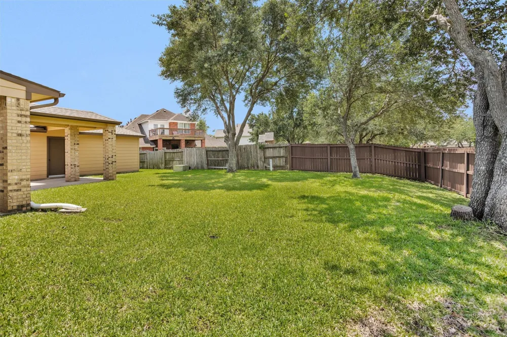 2944 Auburn Woods Drive Pearland, TX 77581