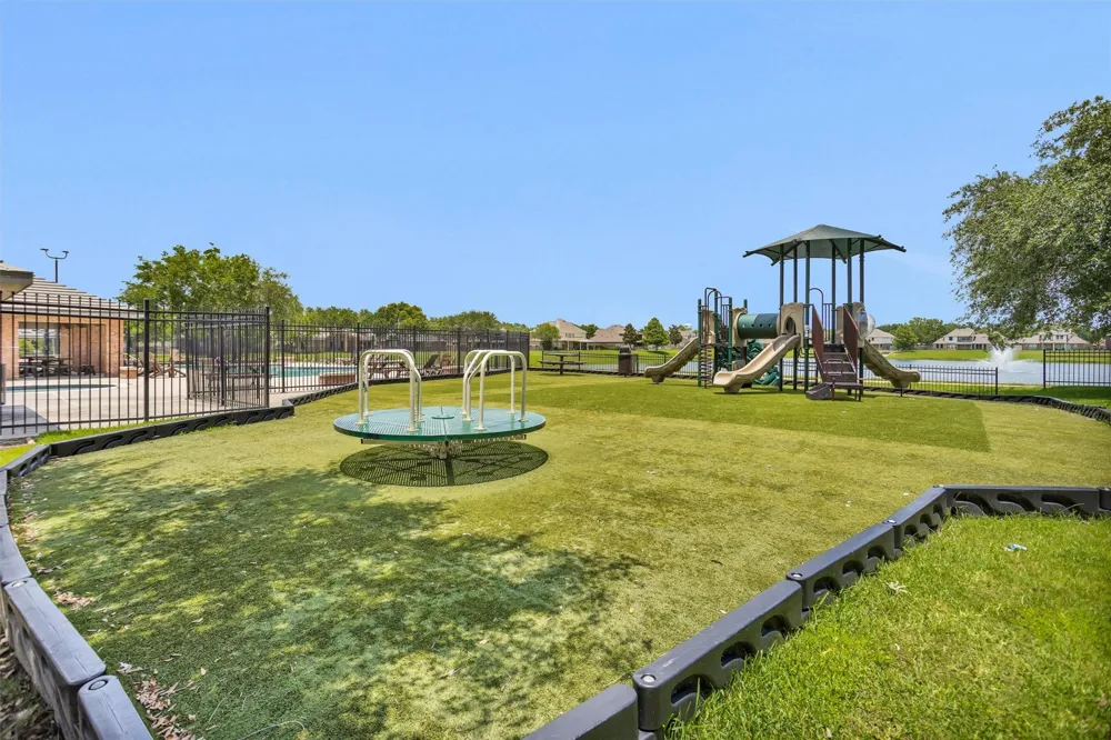 2944 Auburn Woods Drive Pearland, TX 77581