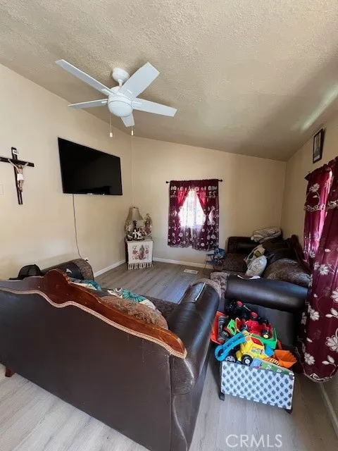 9513 Stanford Planada, CA 95365