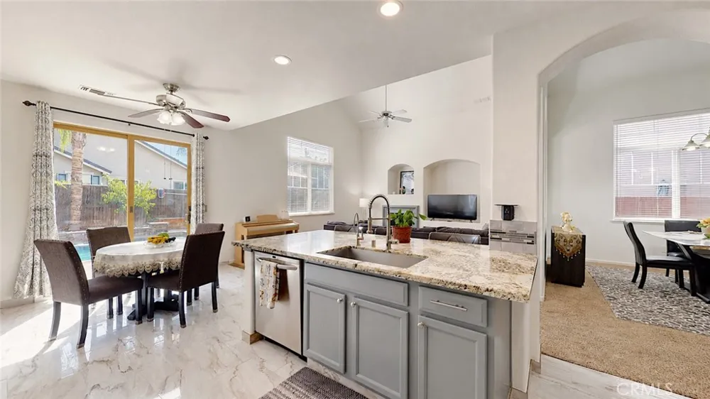 206 River Pointe Waterford, CA 95386