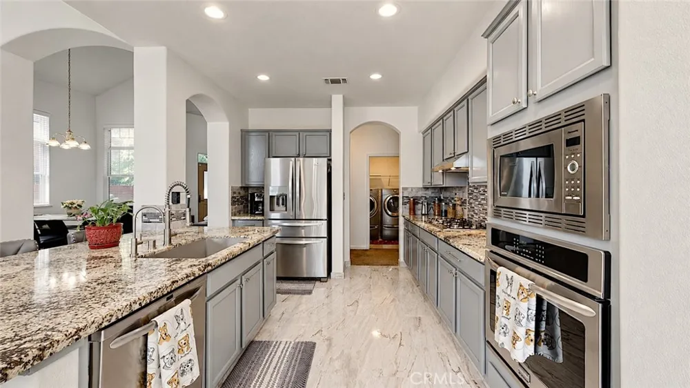 206 River Pointe Waterford, CA 95386