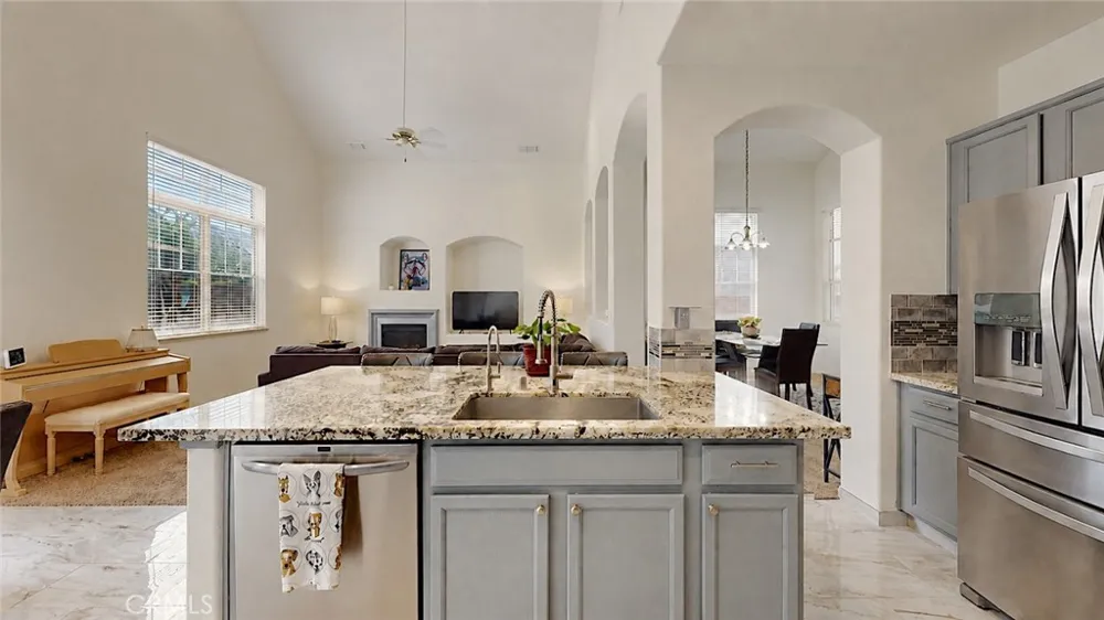 206 River Pointe Waterford, CA 95386