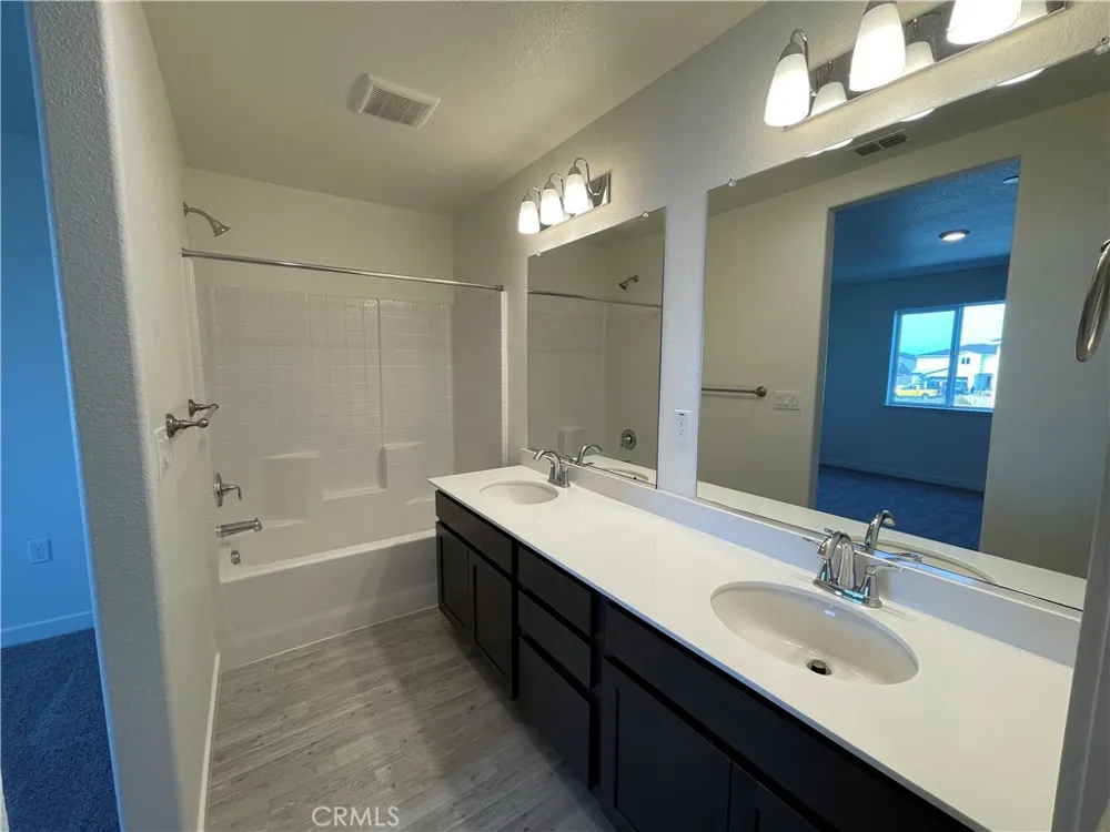 725 Stone Ridge West Avenue Merced, CA 95341