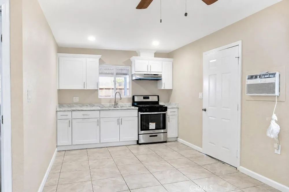 942 W Childs Merced, CA 95341