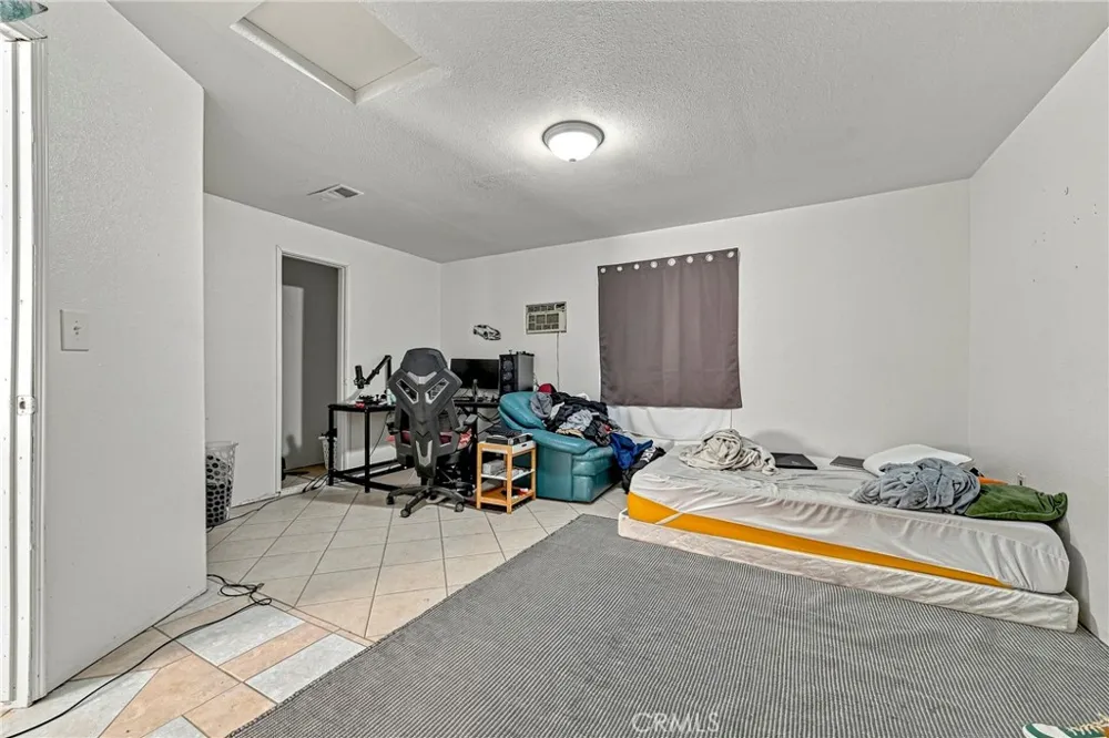 9566 E Broadway Planada, CA 95365
