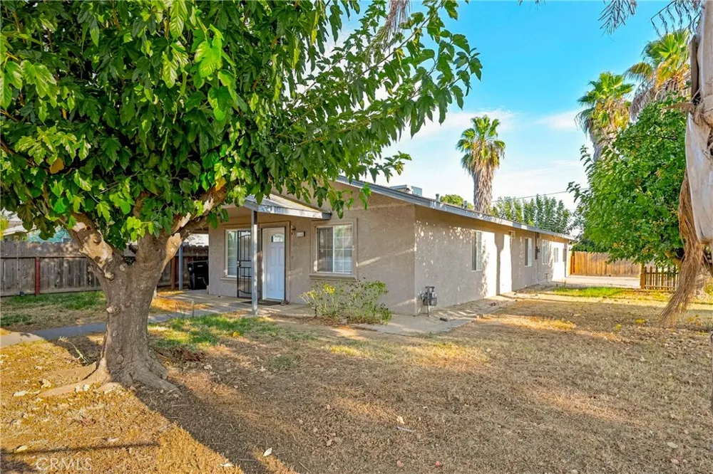 9566 E Broadway Planada, CA 95365