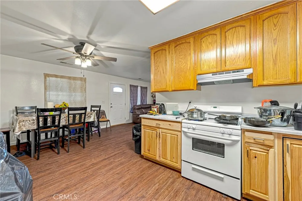 9566 E Broadway Planada, CA 95365