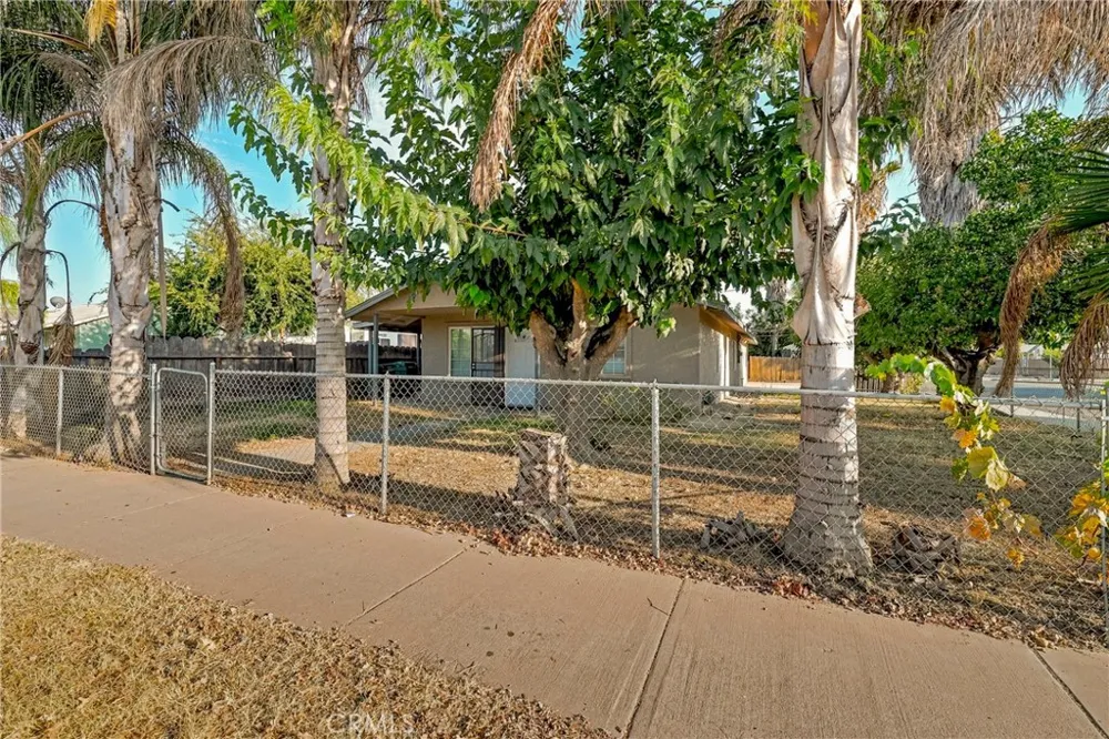 9566 E Broadway Planada, CA 95365