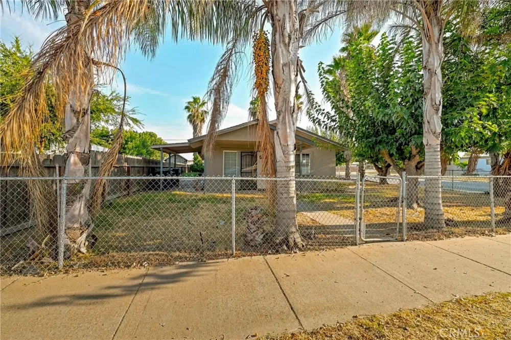 9566 E Broadway Planada, CA 95365