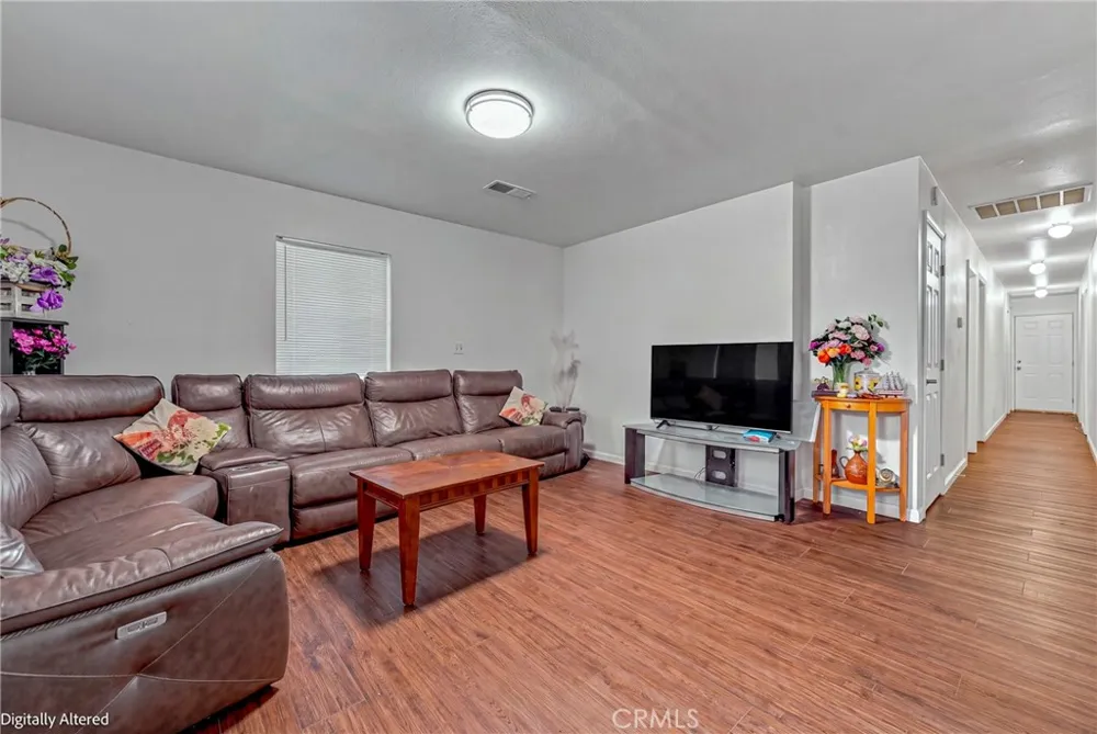 9566 E Broadway Planada, CA 95365
