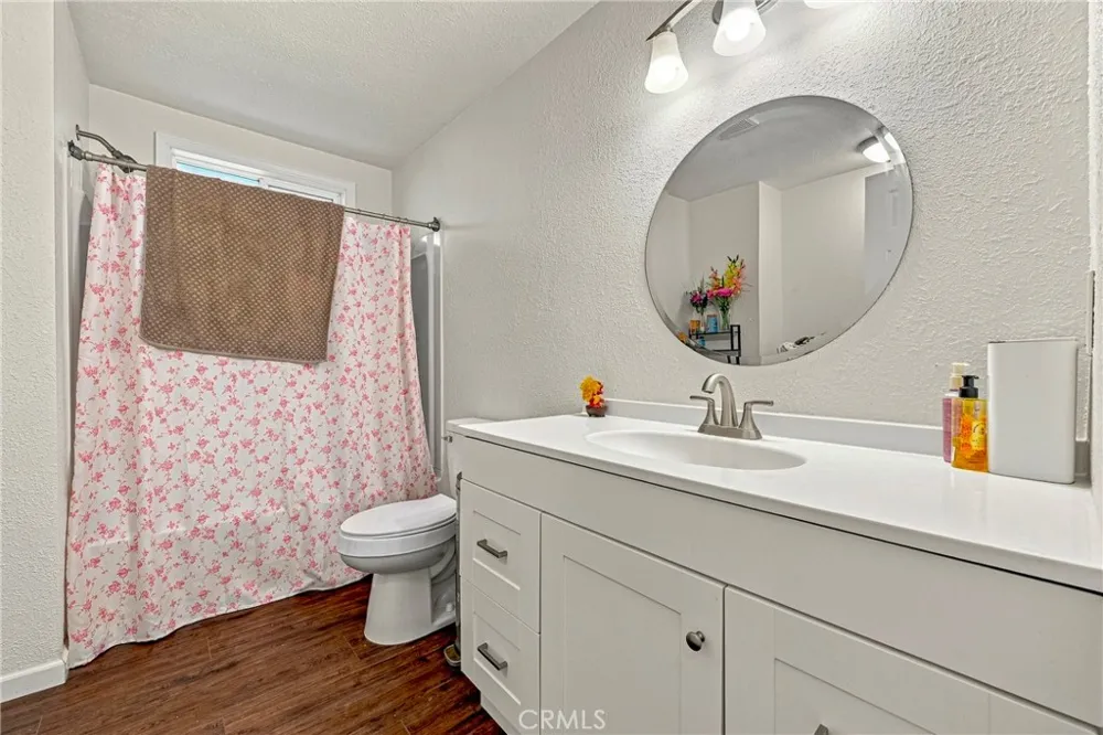 9566 E Broadway Planada, CA 95365