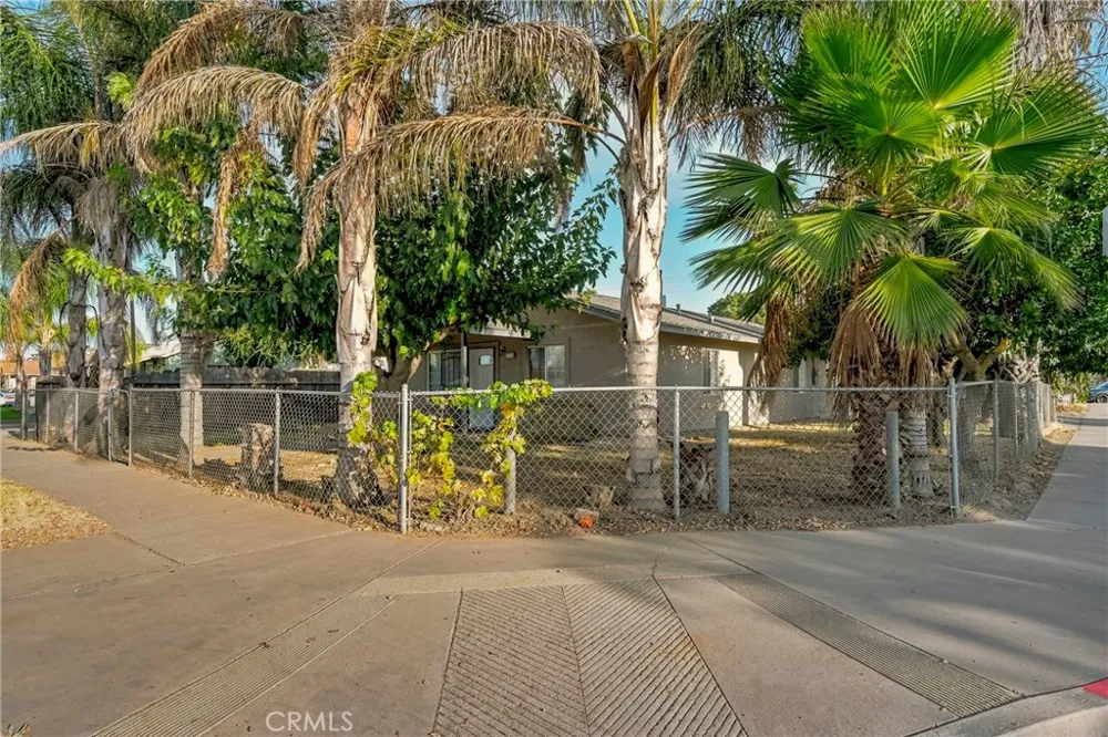 9566 E Broadway Planada, CA 95365