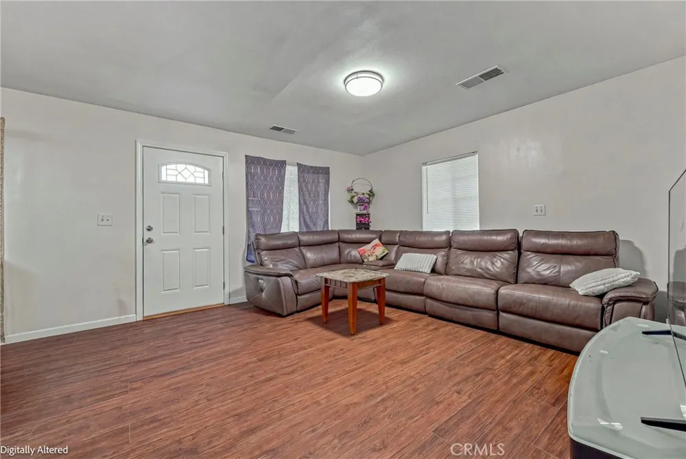 9566 E Broadway Planada, CA 95365