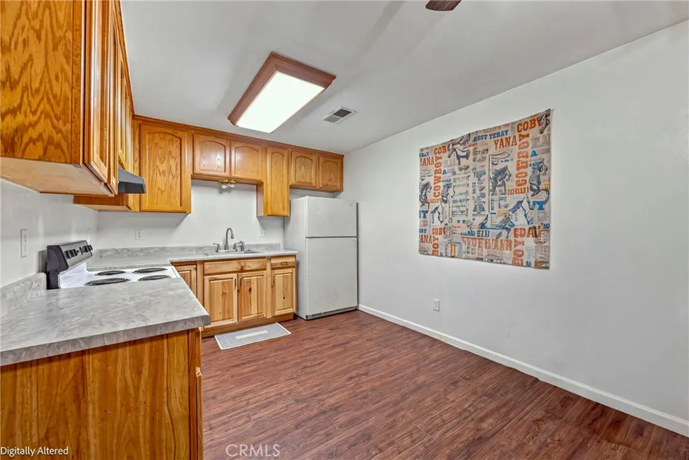 9566 E Broadway Planada, CA 95365