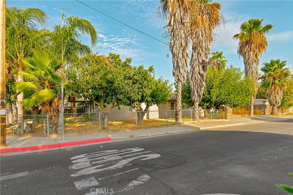 9566 E Broadway Planada, CA 95365