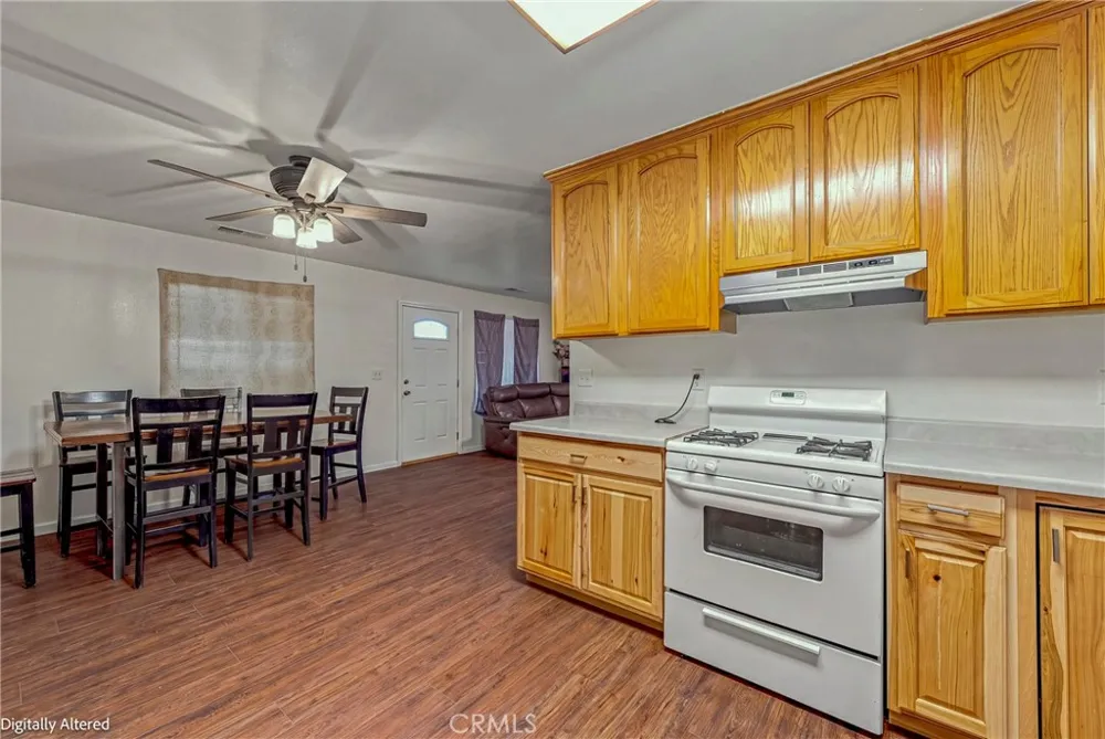 9566 E Broadway Planada, CA 95365