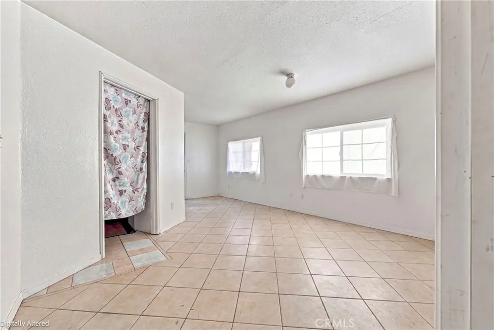 9566 E Broadway Planada, CA 95365