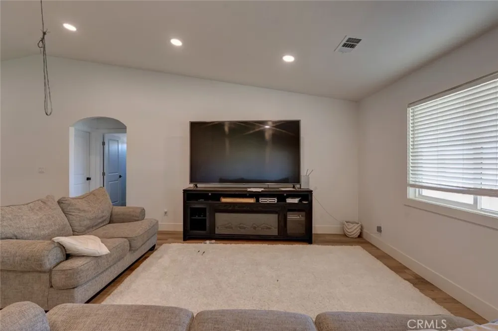 561 Rushing Road Waterford, CA 95386