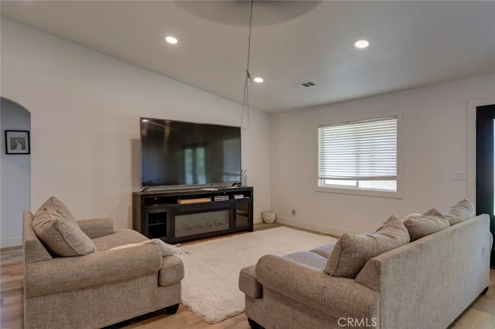 561 Rushing Road Waterford, CA 95386