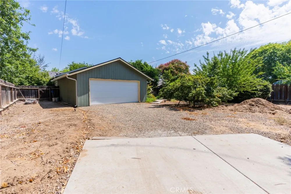 1560 W 23rd Merced, CA 95340