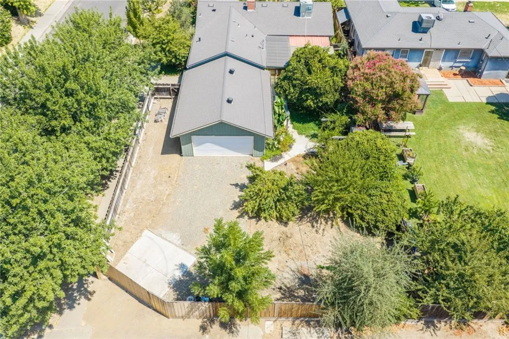 1560 W 23rd Merced, CA 95340