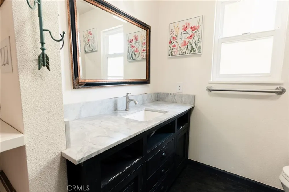 1560 W 23rd Merced, CA 95340