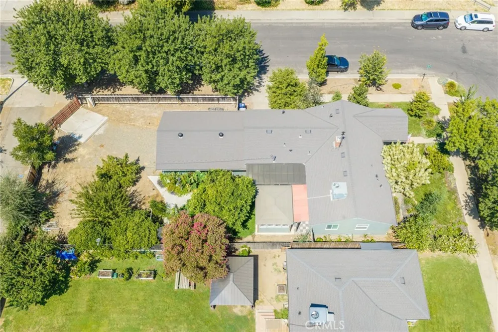 1560 W 23rd Merced, CA 95340