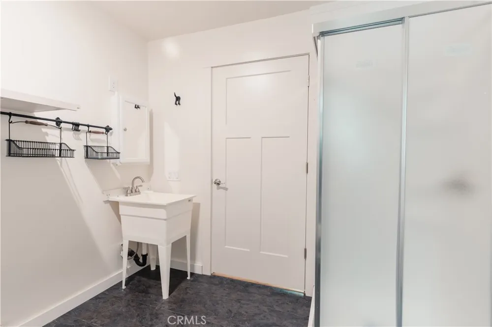 1560 W 23rd Merced, CA 95340