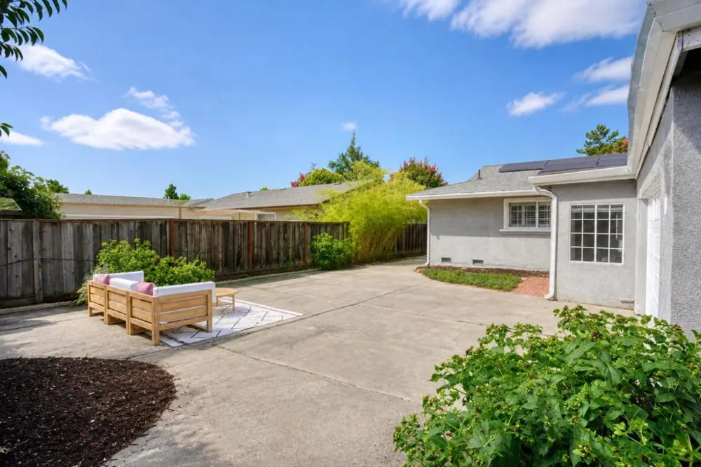1996 Hartnell Street Union City, CA 94587