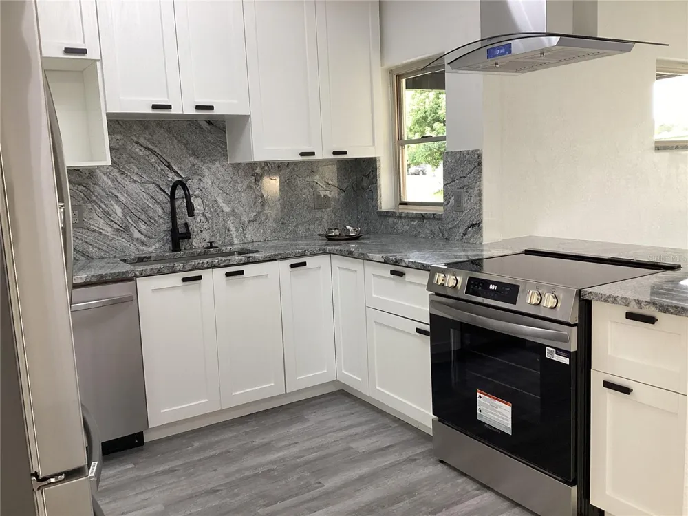 3318 DEBBIE DRIVE Orlando, FL 32806