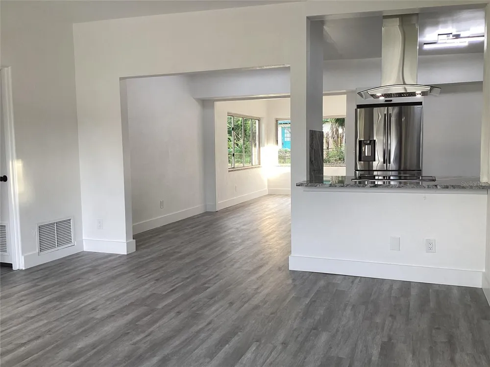 3318 DEBBIE DRIVE Orlando, FL 32806