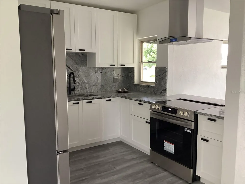 3318 DEBBIE DRIVE Orlando, FL 32806