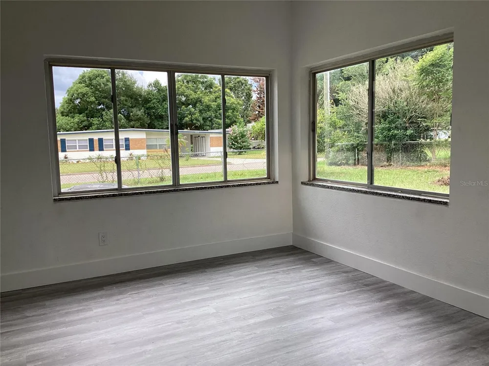 3318 DEBBIE DRIVE Orlando, FL 32806