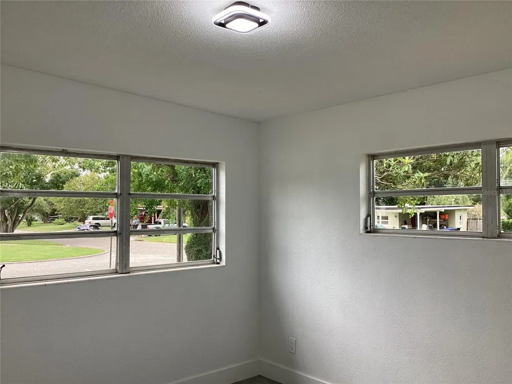 3318 DEBBIE DRIVE Orlando, FL 32806