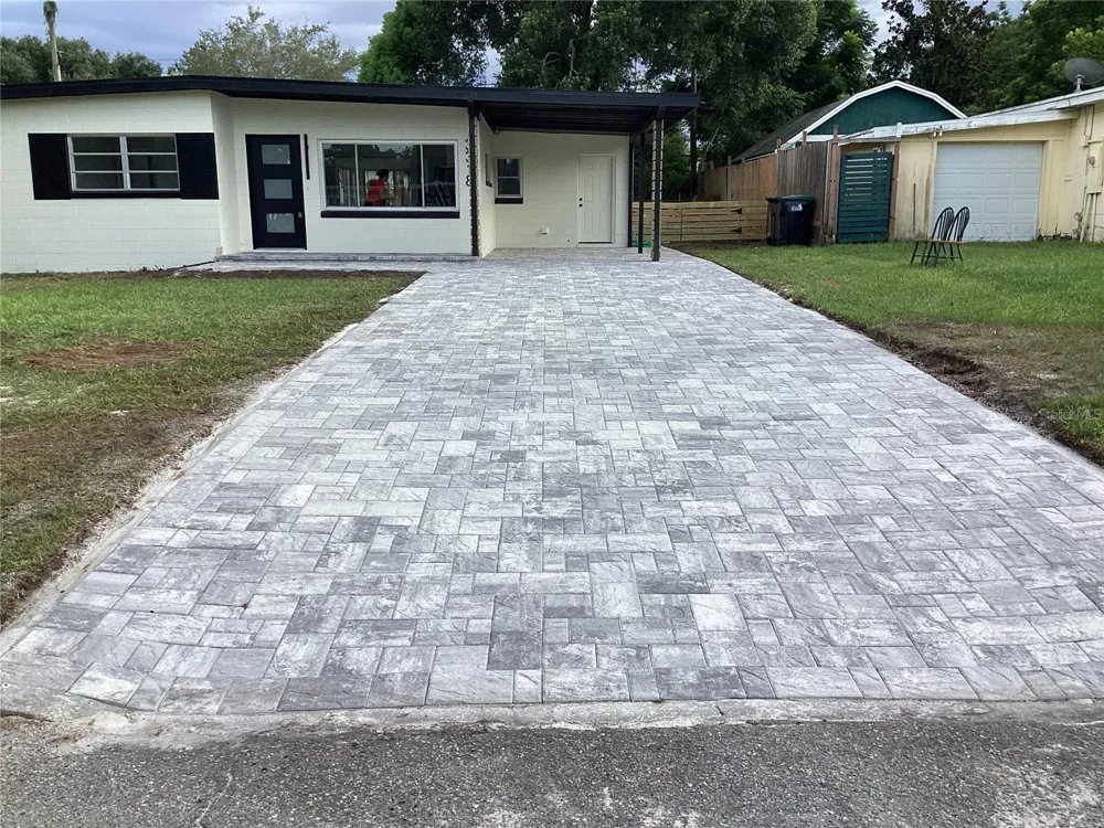 3318 DEBBIE DRIVE Orlando, FL 32806