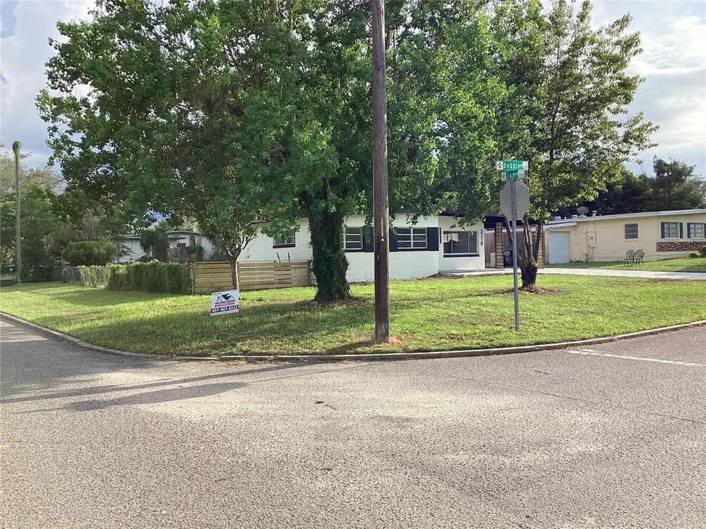 3318 DEBBIE DRIVE Orlando, FL 32806