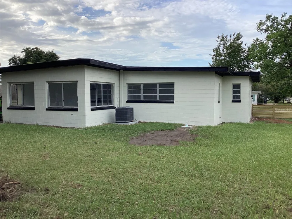 3318 DEBBIE DRIVE Orlando, FL 32806