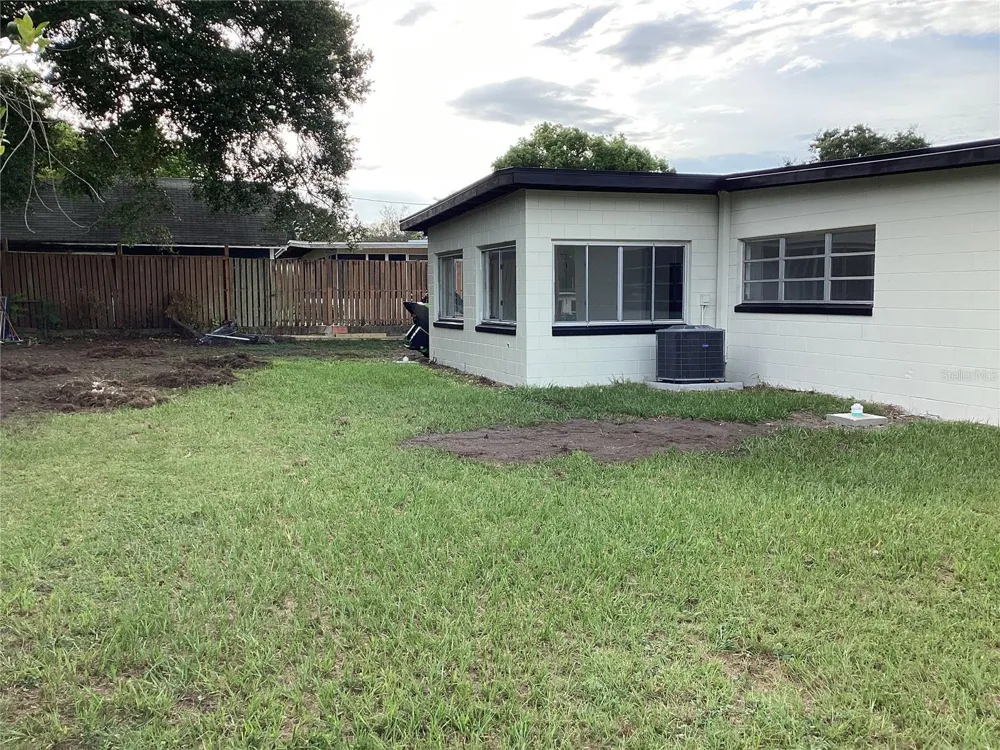 3318 DEBBIE DRIVE Orlando, FL 32806