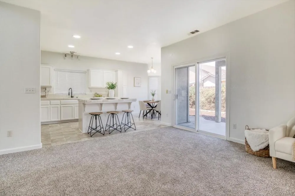 643 E Springer Drive Turlock, CA 95382