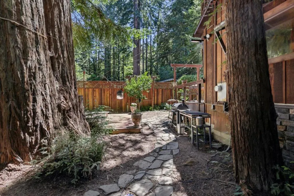 421 Hillside Dr. Boulder Creek, CA 95006