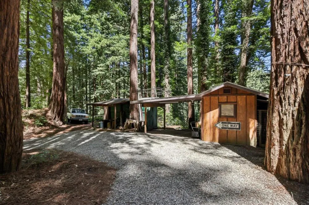 421 Hillside Dr. Boulder Creek, CA 95006