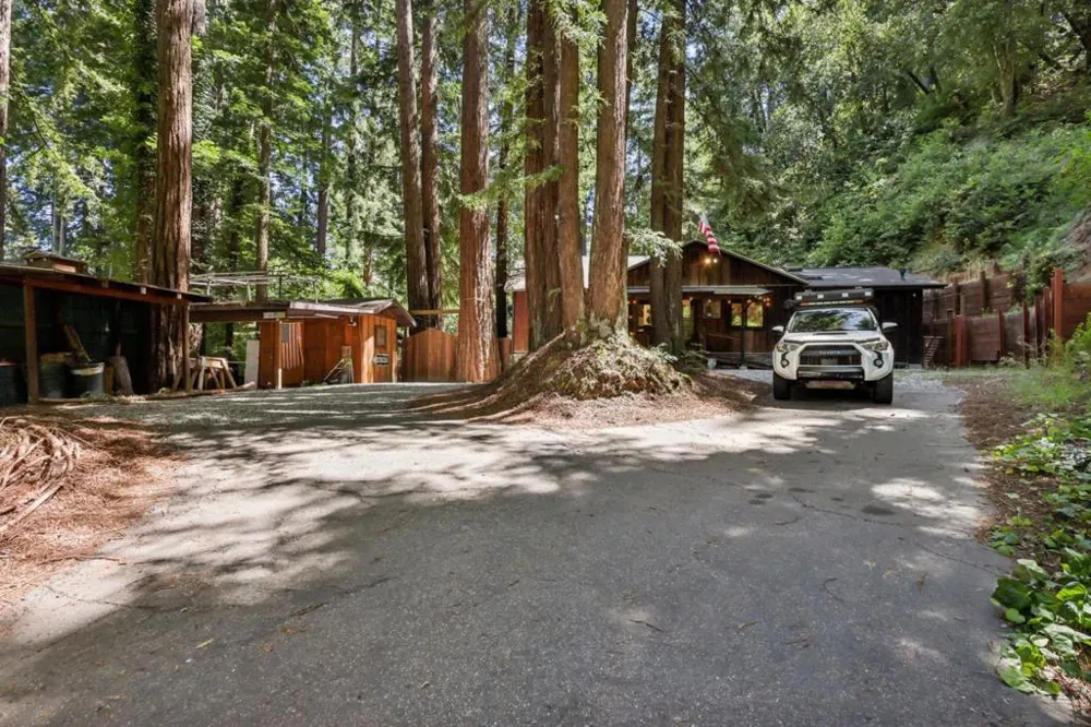 421 Hillside Dr. Boulder Creek, CA 95006