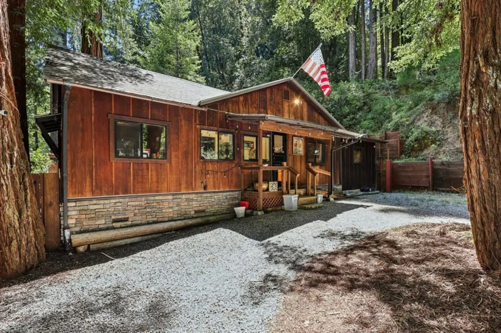 421 Hillside Dr. Boulder Creek, CA 95006