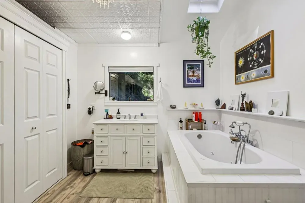 421 Hillside Dr. Boulder Creek, CA 95006